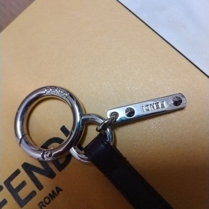 お値下げ　FENDI バッグチャーム　Apple りんご　ピーカブー