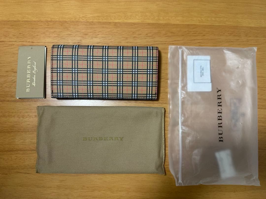 [新品未使用］バーバリー　長財布　新品　チェック