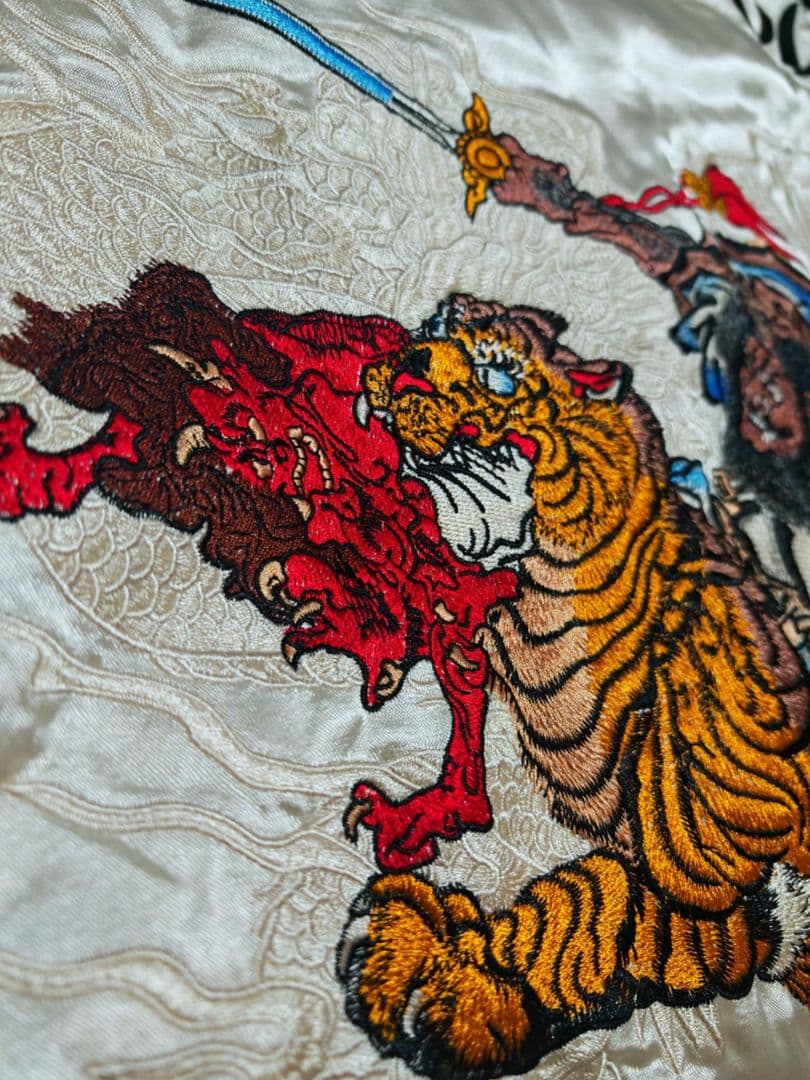 ROGUES 未使用近い 日本限定虎 スカジャン unisex サテン