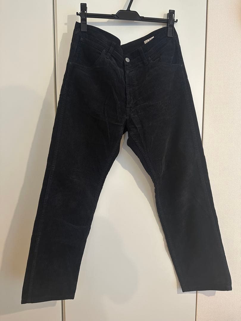 COMOLIコモリ　コーデュロイストレートパンツ