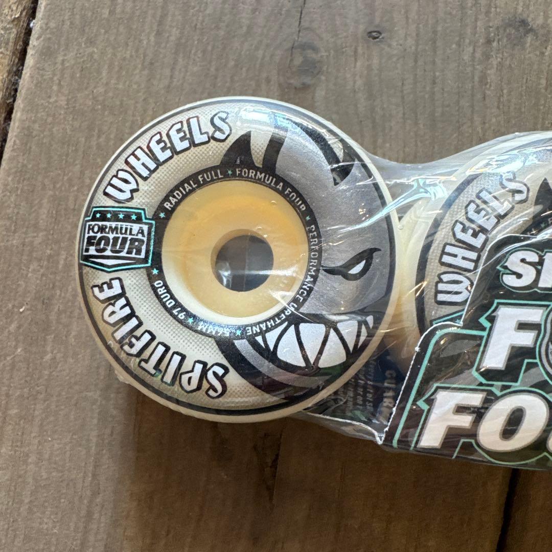 SPITFIRE フォーマル4ラディアルフル56mm97a 定価9,130