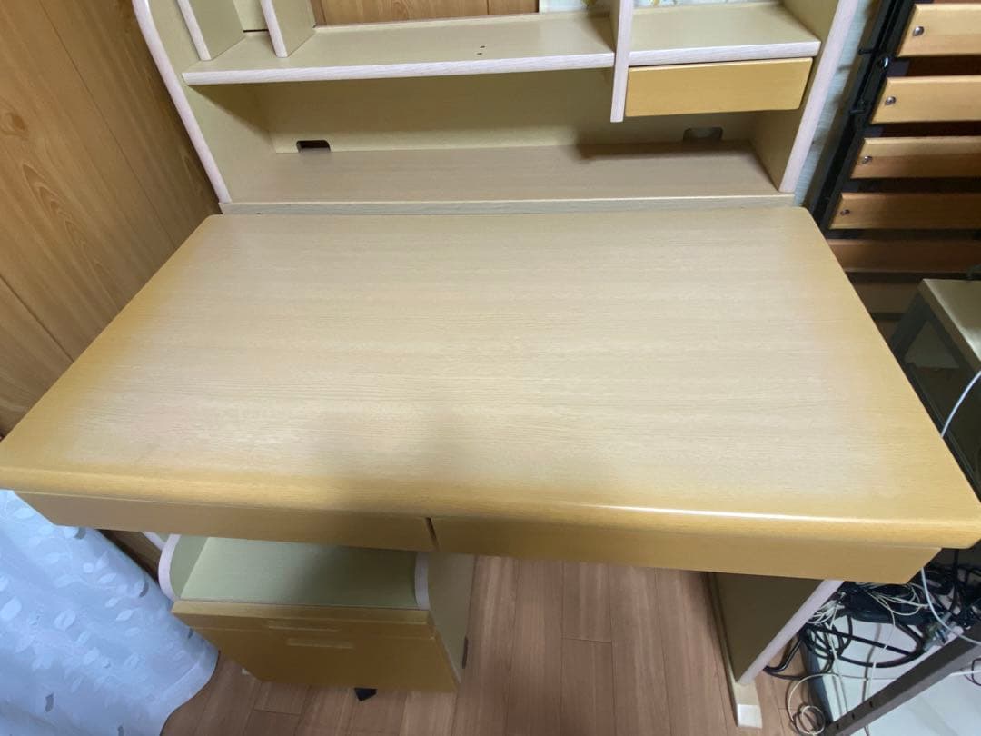 ⚠️引取り限定❗️兵庫県加古川市新在家　美品ベージュ 学習机 上部棚付き 3点セット