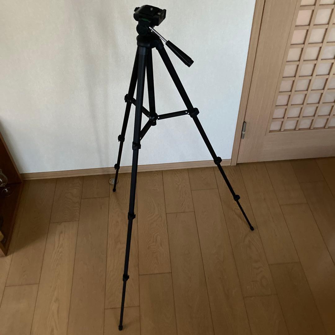 美品 JVC ビデオカメラ EVERIO GZ-E265 三脚付き