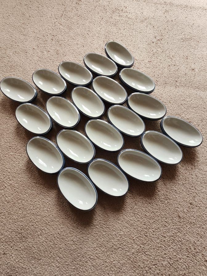 美品　楕円形の皿 大20皿小20皿計40皿セット 白と青の縁取り