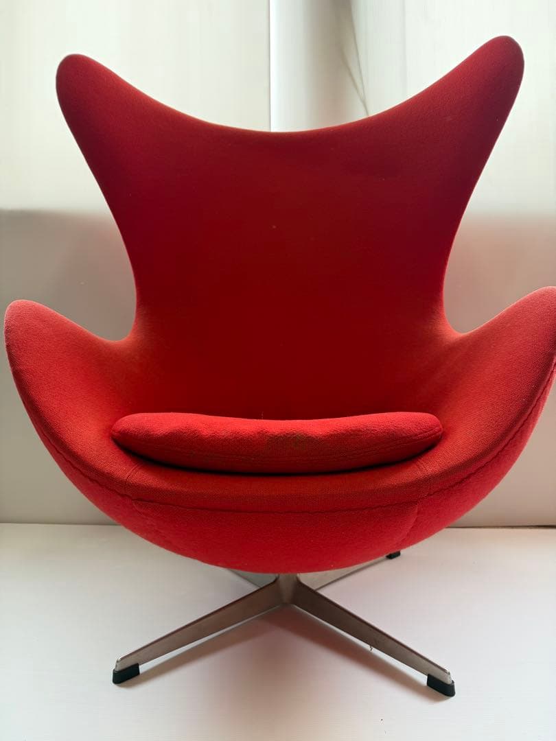 エッグチェア 赤 ファブリック　アンティーク　アルネ・ヤコブセン