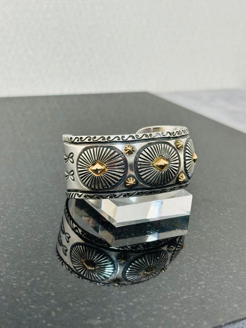 NAVAJO ゲーリーリーブス 14kポイント装飾 シルバーバングル