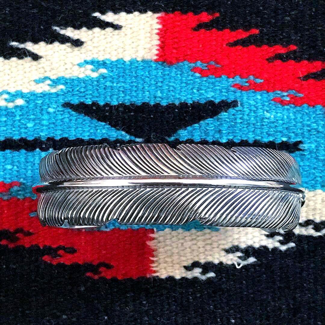 Indian Jewelryハーヴィーメイス　　フェザー　シルバーバングル　③