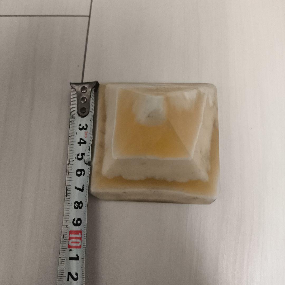 天然石　オレンジカルサイト　ピラミッド形