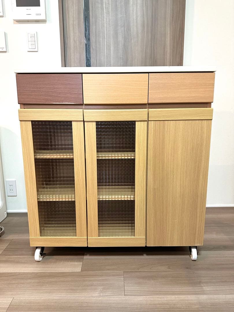 【最終値下げ】食器棚 ナチュラルウッド(キャスター付き)