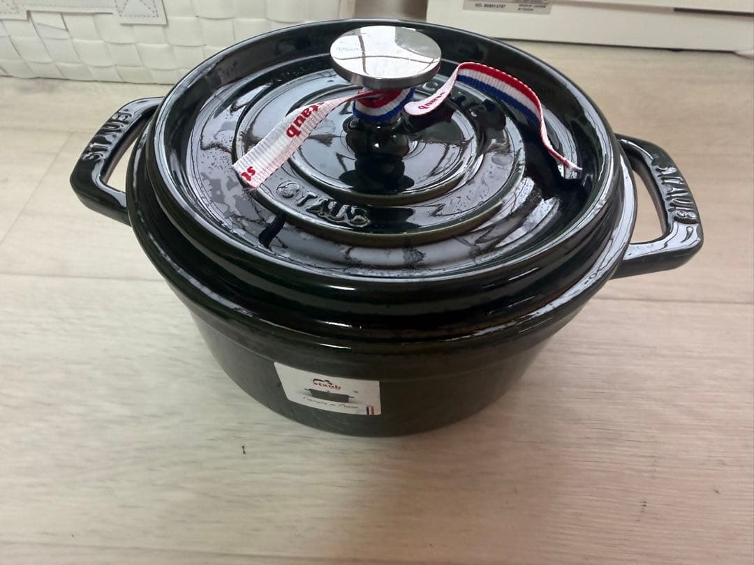 新品未使用　STAUB 鍋18㎝　グリーン