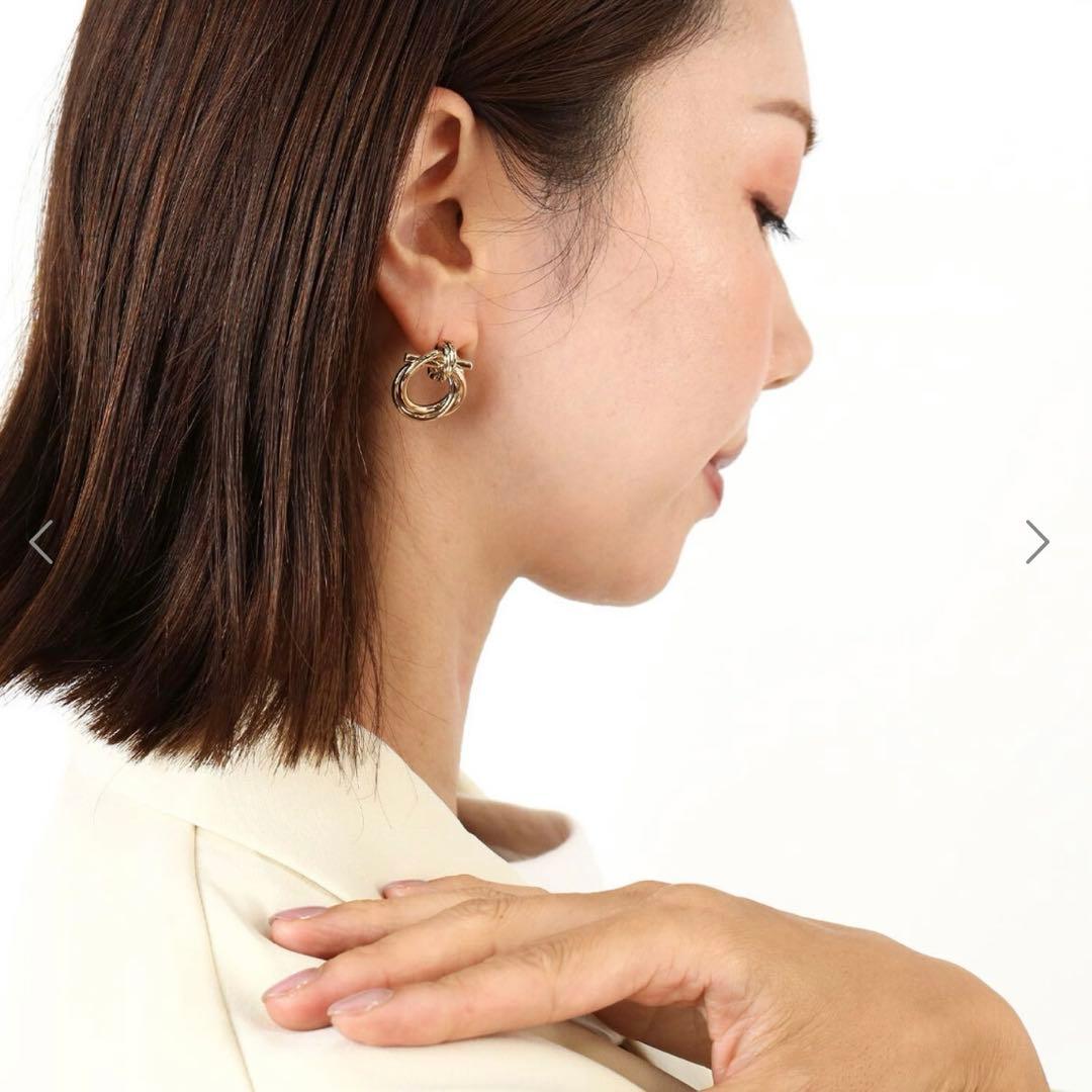 ♡FERRAGAMO♡フェラガモ ツイスト ガンチーニ ピアス ゴールド