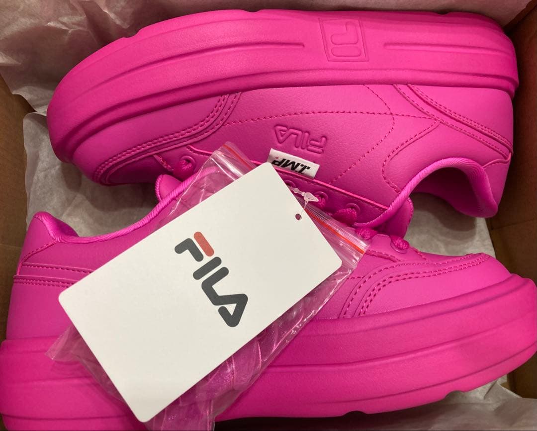 キーホルダー付　IMP. FILA スニーカー　23cm