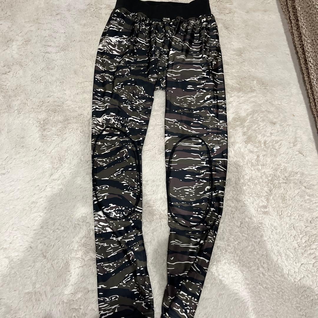 黒スノーボードウェア　プロテクターセット