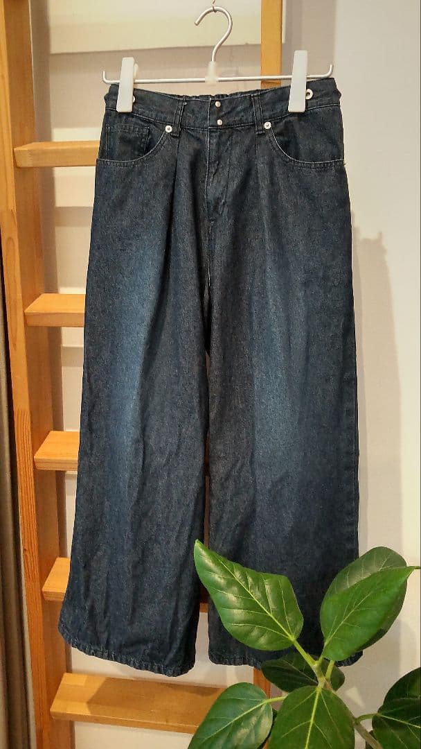 北欧暮らしの道具店／すっきり見えインタックのワイドデニム インディゴSサイズ