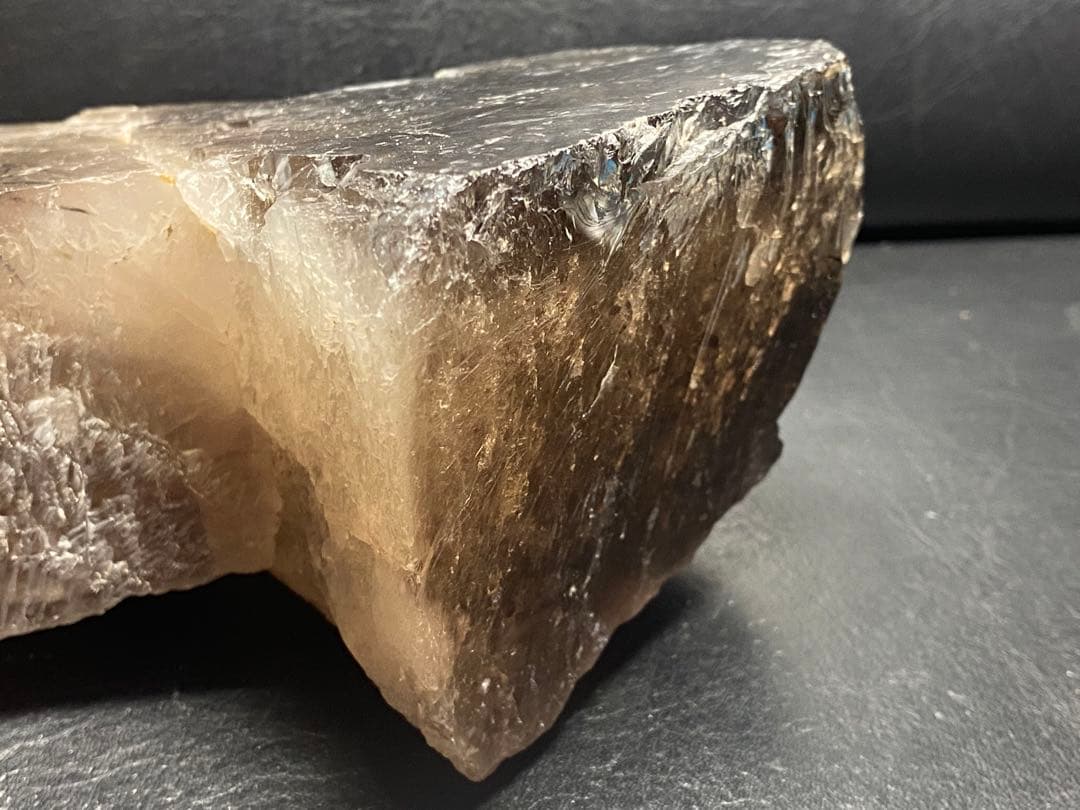 ザギ水晶　ザギマウンテンクォーツ 1914g