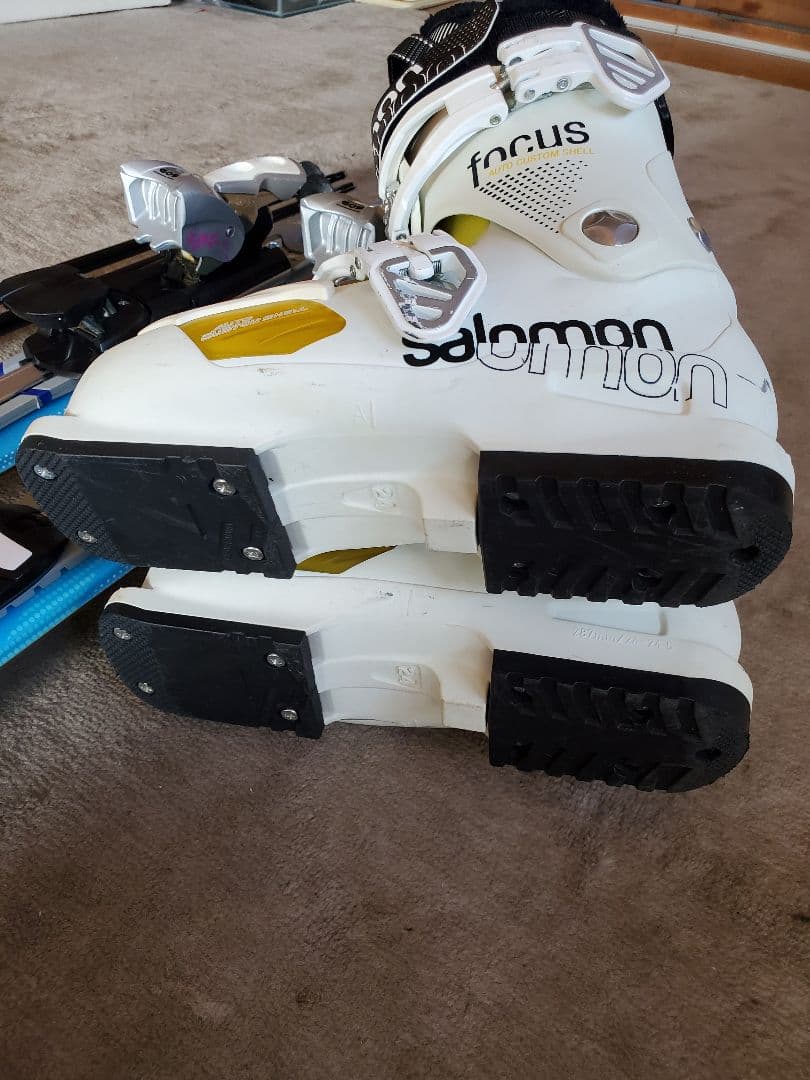 salomonカービング141ブーツ24～24.5ストック　セット