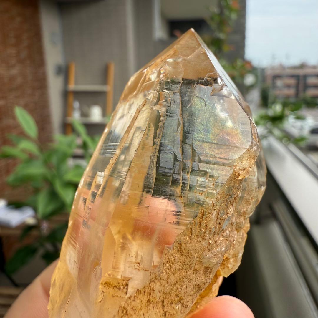 ヒマラヤ水晶　ゴールデンヒーラー 114g 専用台座付き　成長線　接合線 原石④