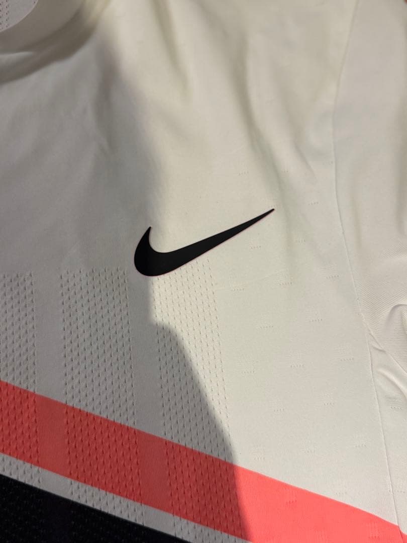 フェデラー　2018年全豪優勝　ナイキ　ヘンリーネックシャツ