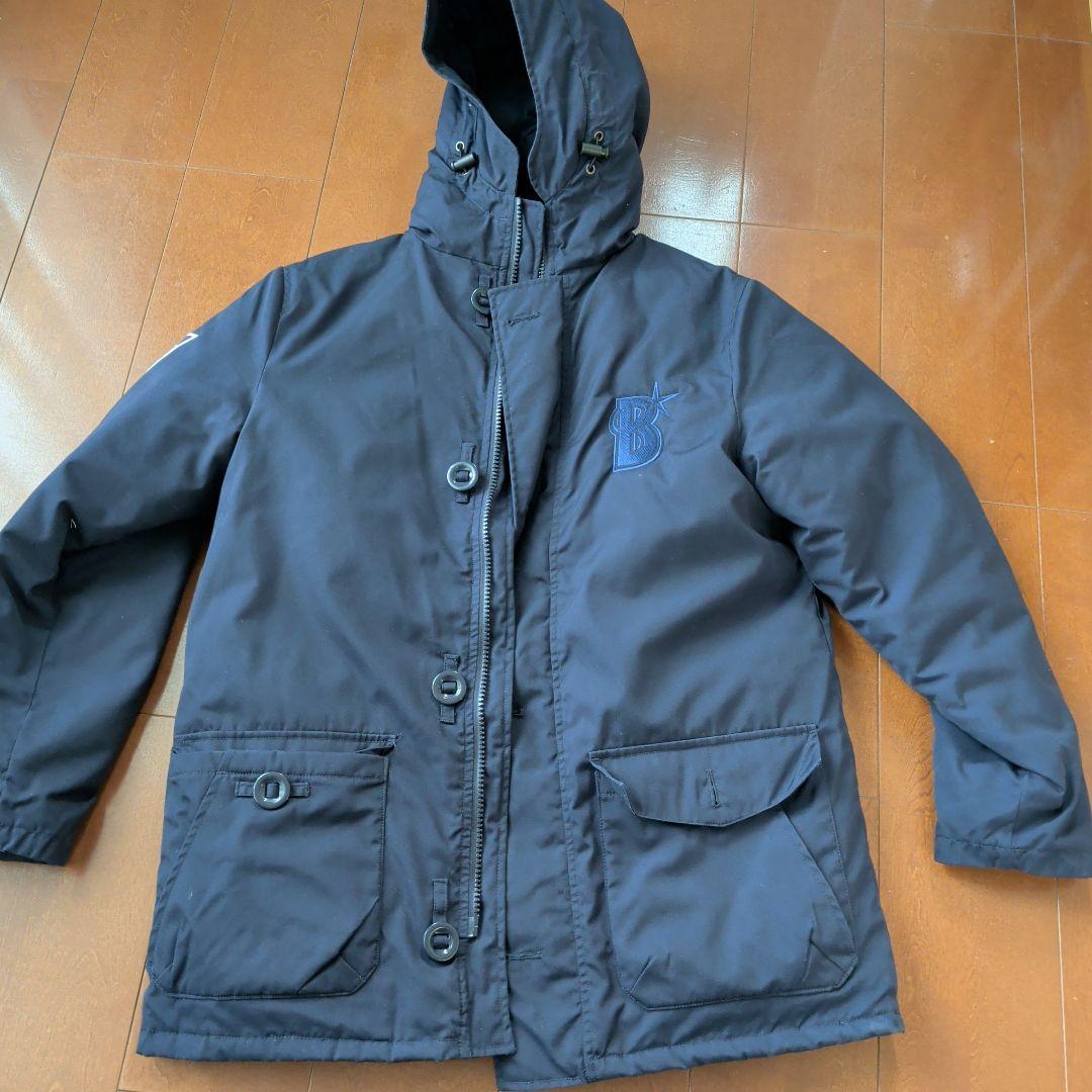 Bロゴ フード付き黒コート 横浜ベイスターズ