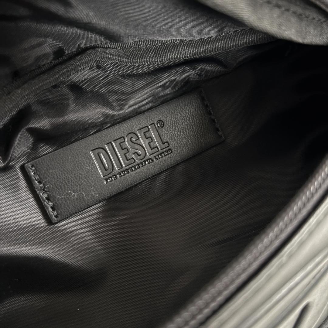 【超人気・未使用近】ディーゼル/ウエストバッグ/クロスボディー/オーバルD/黒