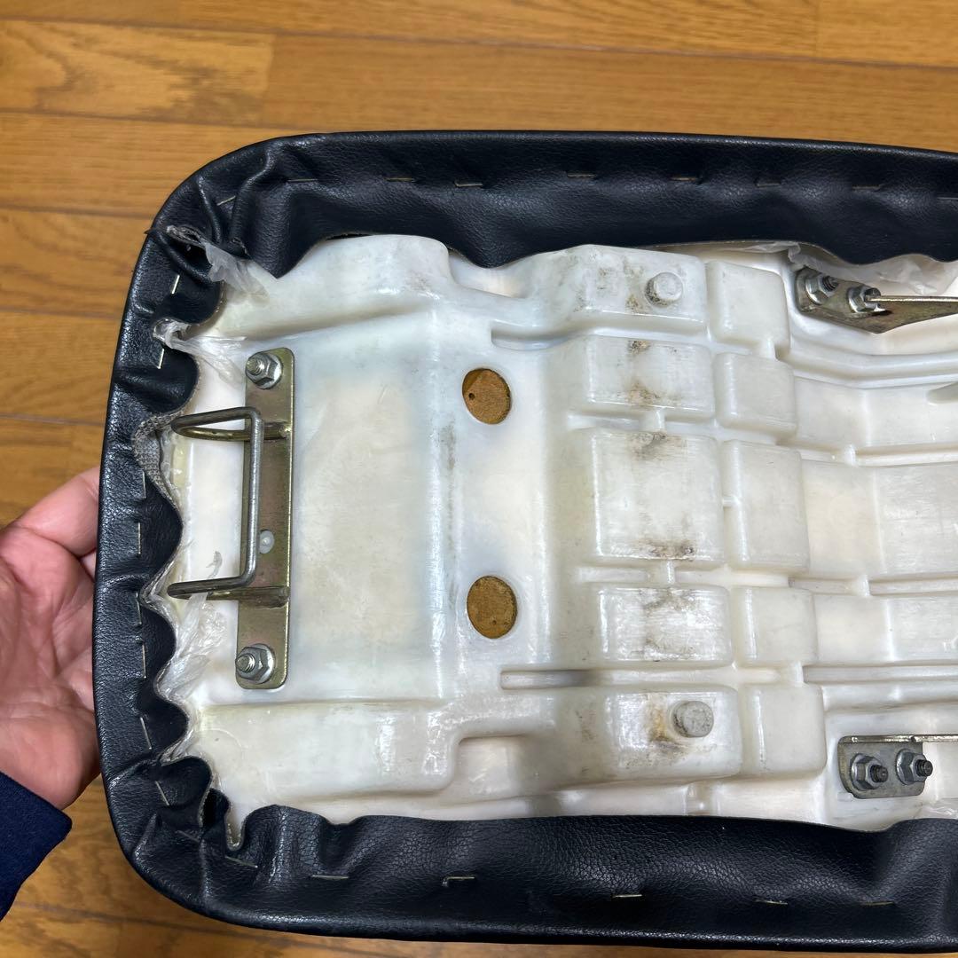 t*i様 ZZR1100C ディンプル生地張り替え済シート 0126