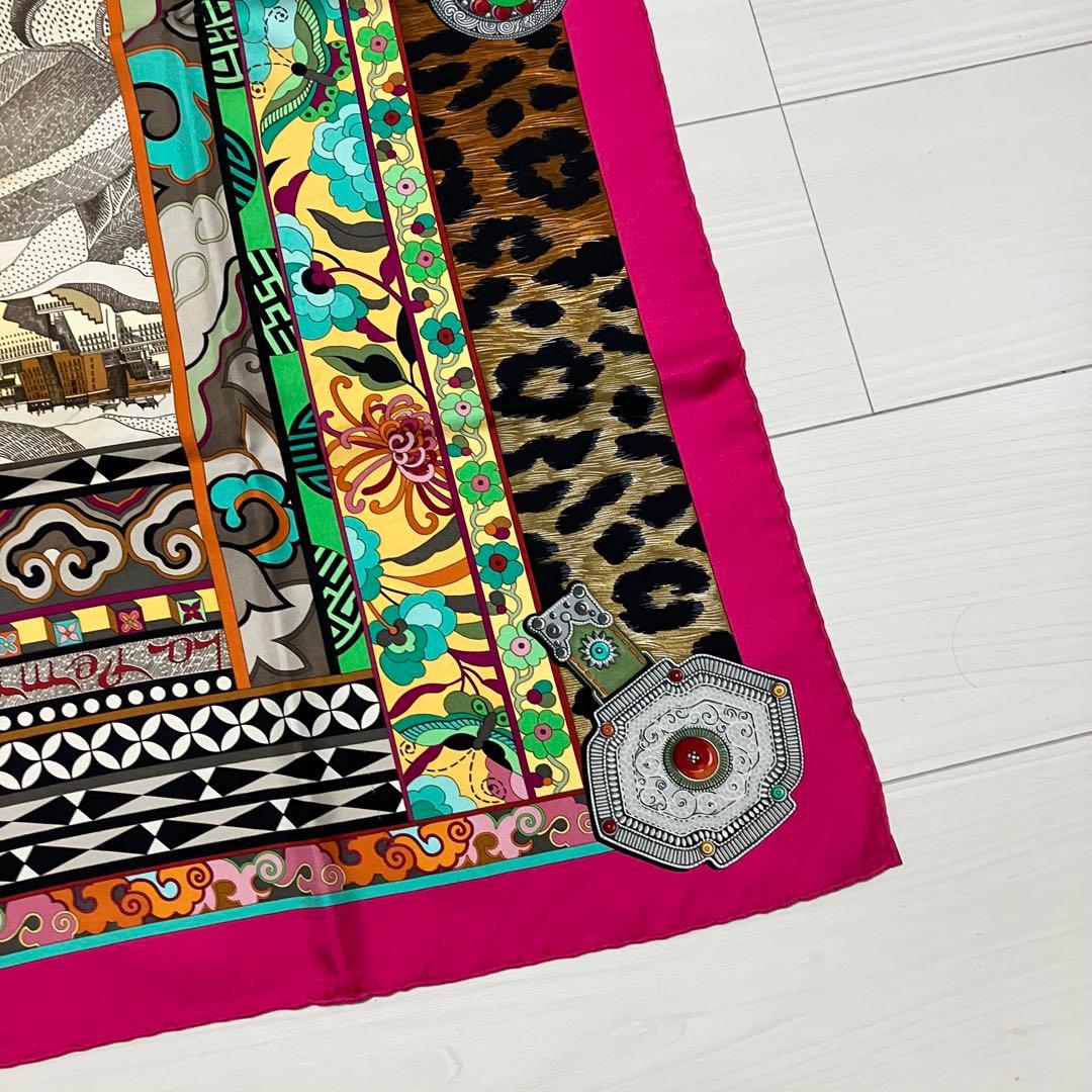 エルメス スカーフ カレ90 アニマル トラ柄 花柄