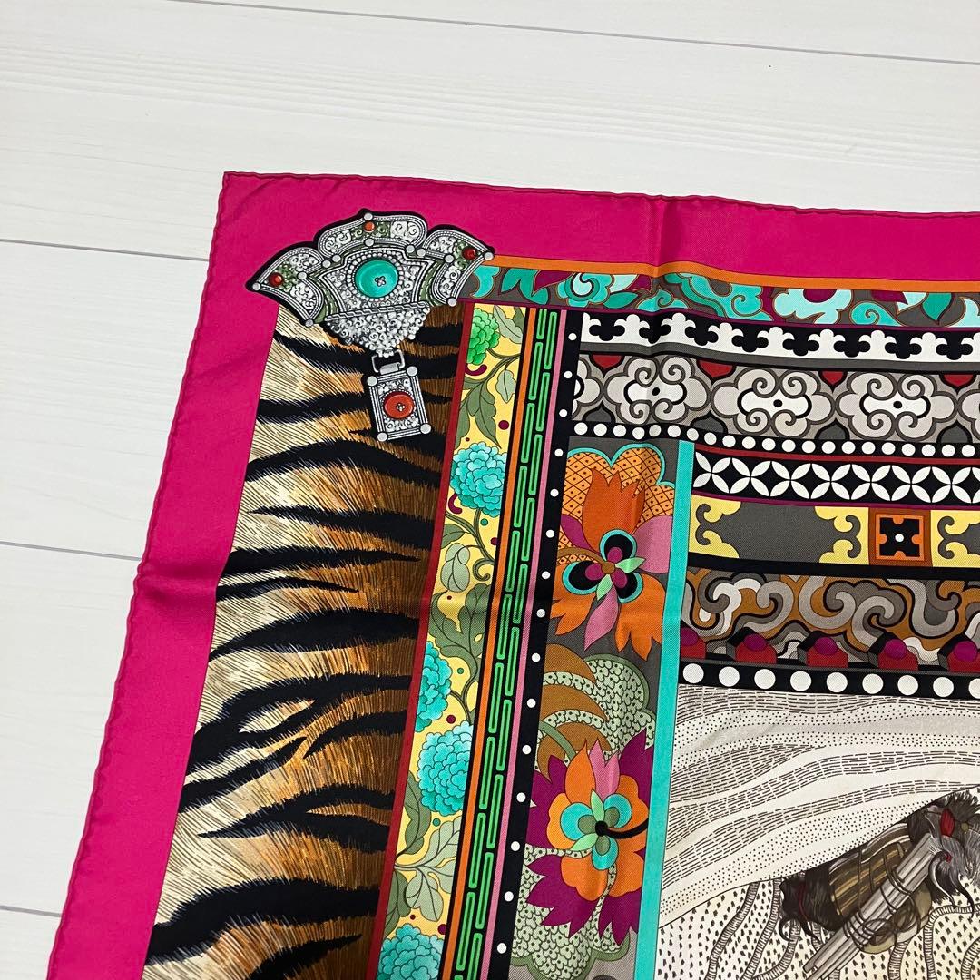 エルメス スカーフ カレ90 アニマル トラ柄 花柄