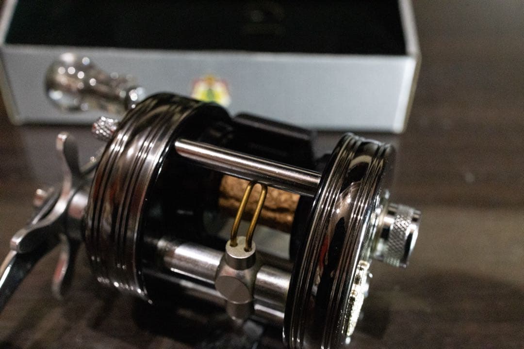 ク*ー様 Ambassadeur 2600C Elite ベイトリール