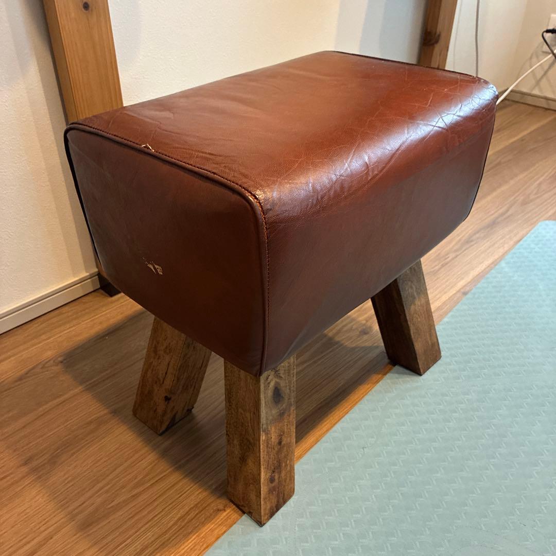 ブラウンレザーオットマン