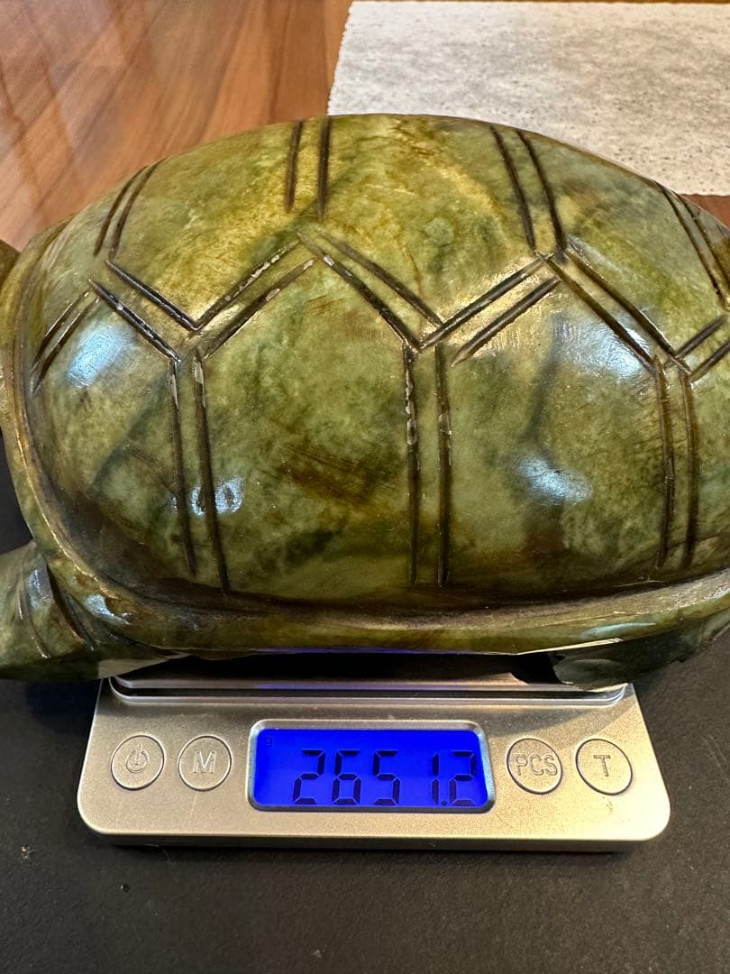 Z-456 天然玉石　古玉　大型　亀　老玉　河磨玉　置物　風水　縁起物　金運