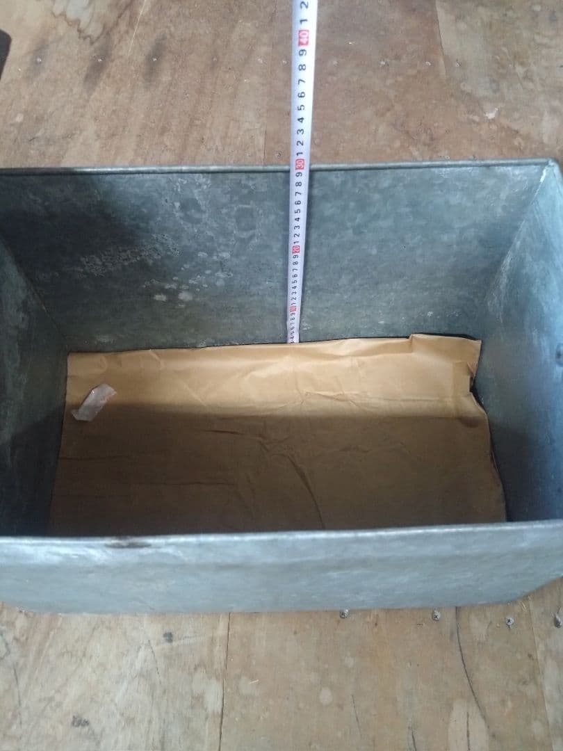 アンティーク　ブリキ製衣類収納箱