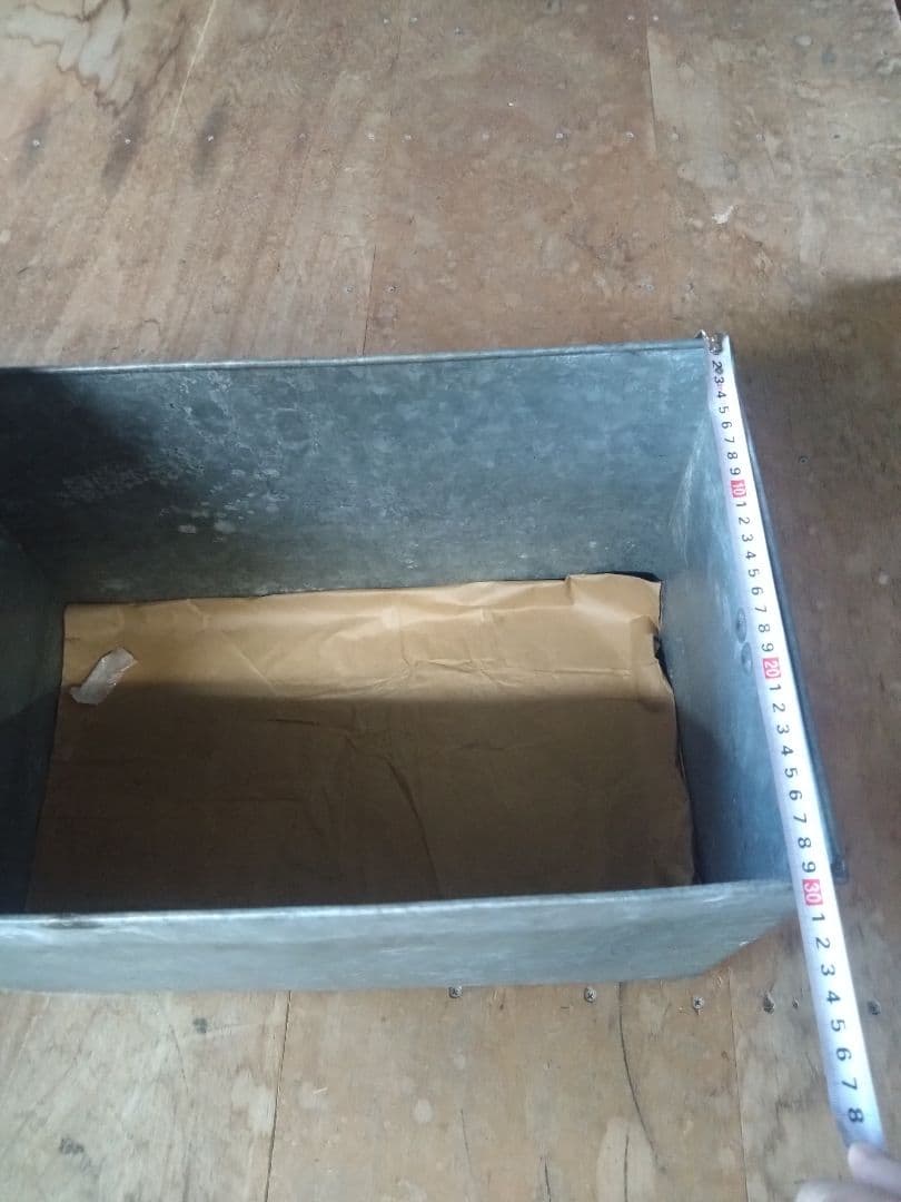 アンティーク　ブリキ製衣類収納箱