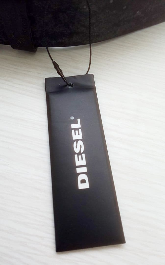 新品未使用タグ付 イタリア製 DIESEL ヴィンテージ加工 カウレザーベルト