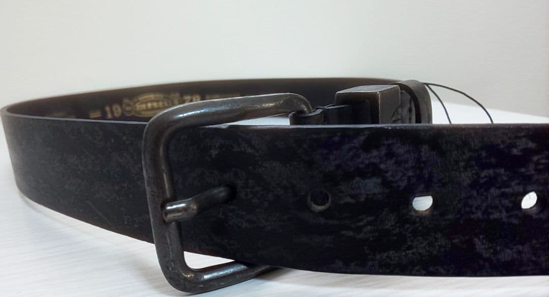 新品未使用タグ付 イタリア製 DIESEL ヴィンテージ加工 カウレザーベルト