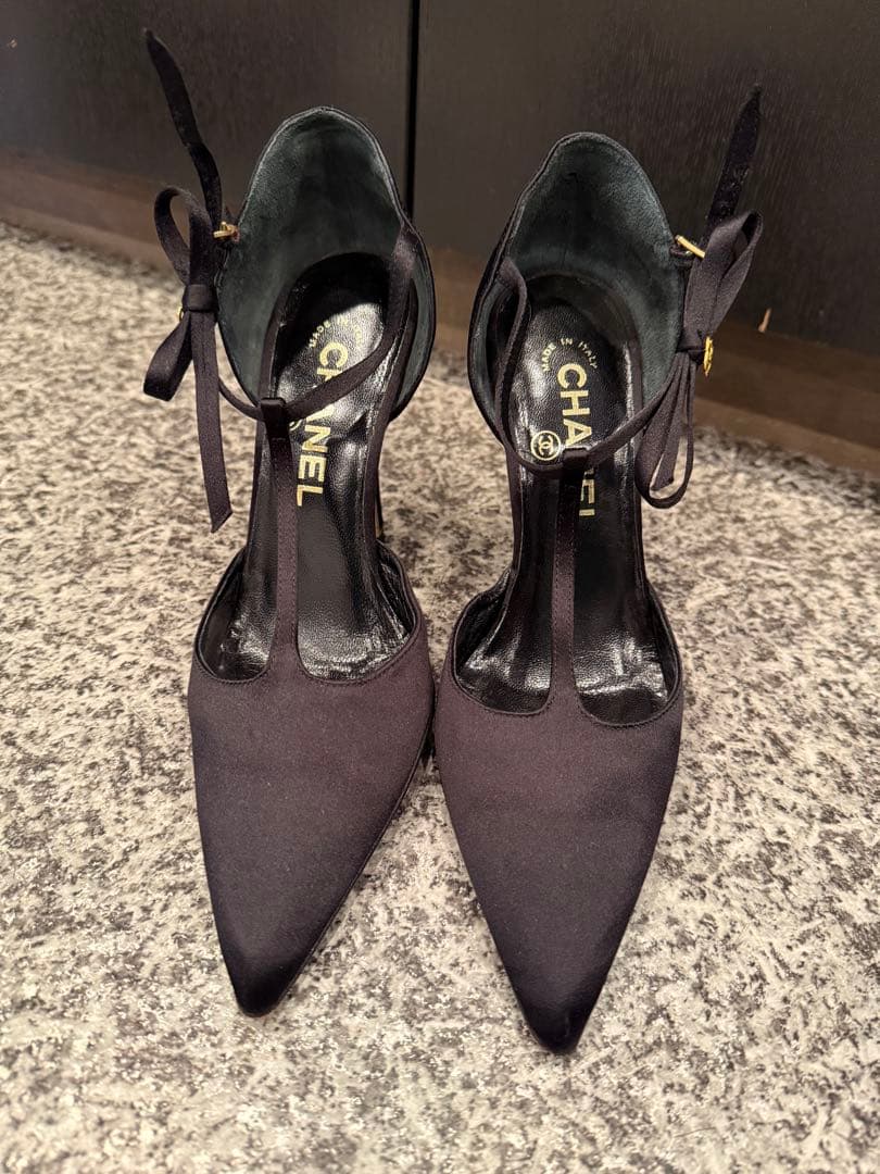 CHANEL ブラックサテン ハイヒール