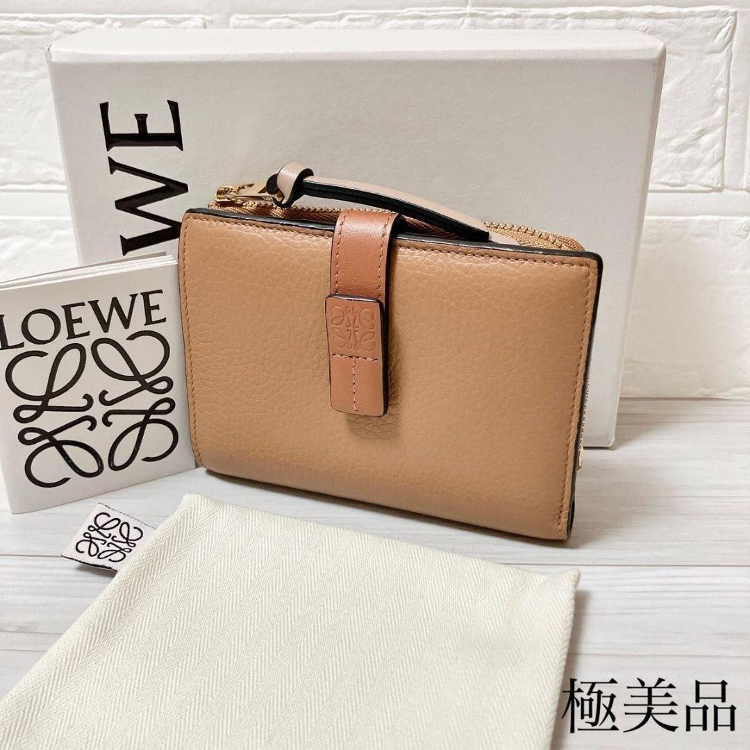 極美品 ロエベ LOEWE アナグラム 二つ折り 折り財布 レザー MB42