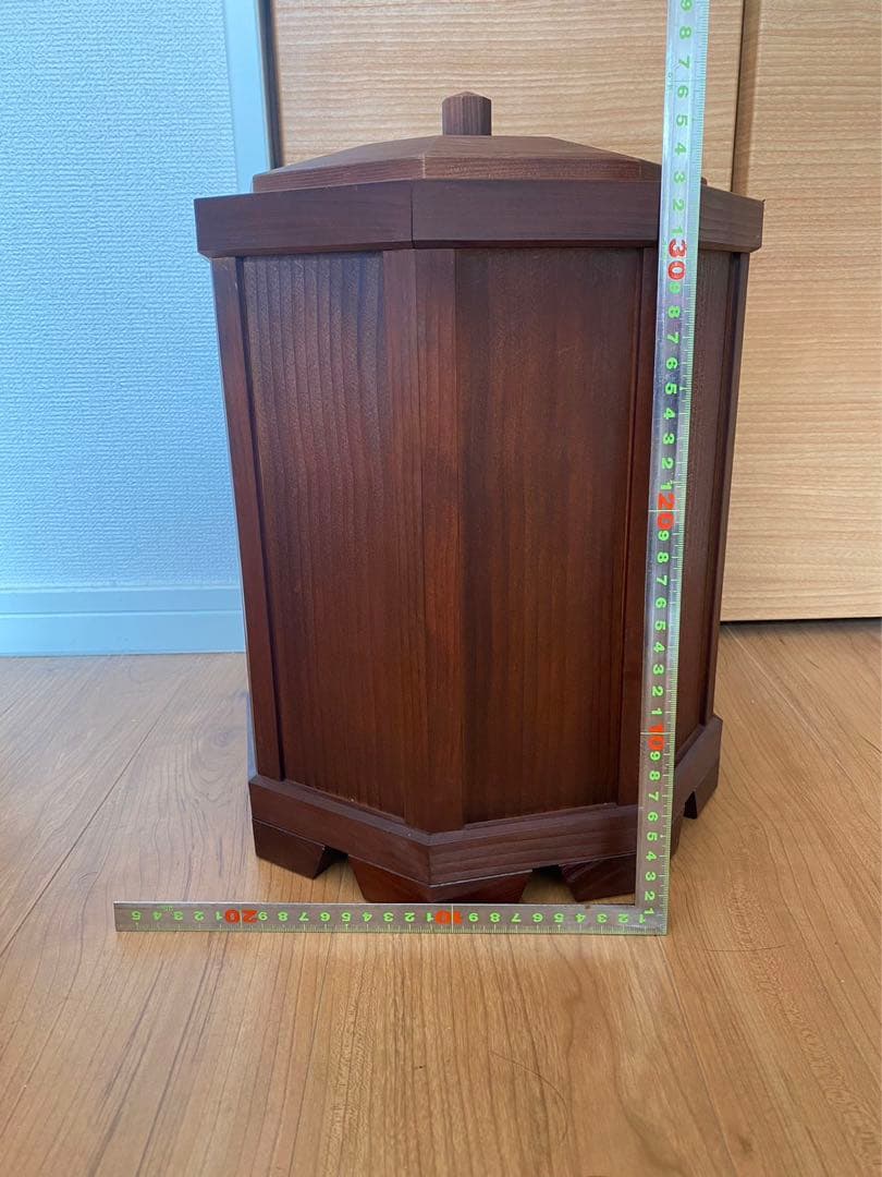 木製木の香りかおる、八角形の木製蓋つきゴミ箱（ブラウン）