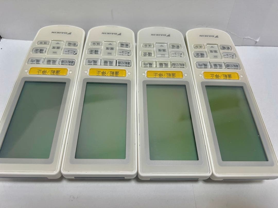 深*ム様 【中古】DAIKINエアコンリモコン　BRC4L101 (4個セット)