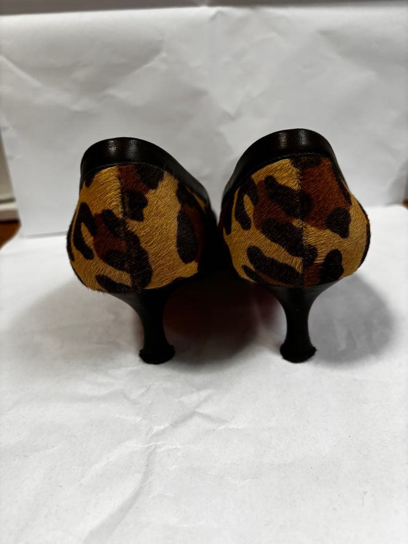eve　クリスチャン　ルブタン　ヒョウ柄リボン付きパンプス