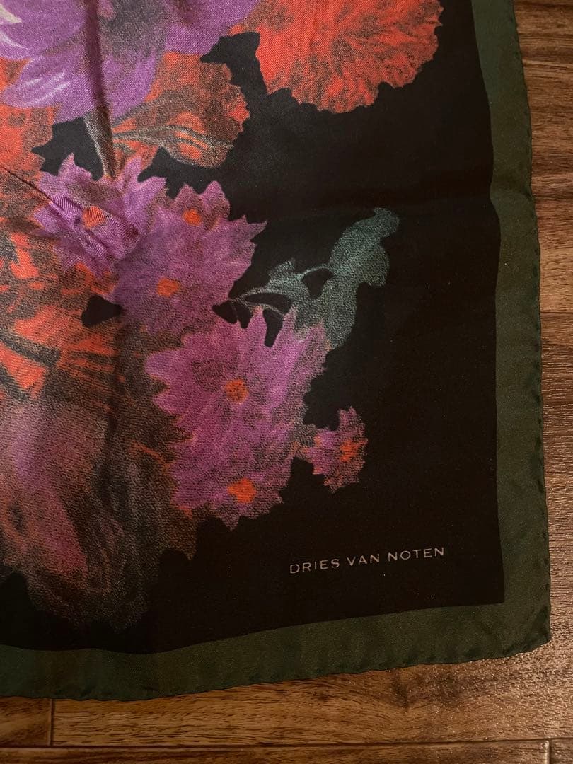 DRIES VAN NOTEN 花柄スカーフ
