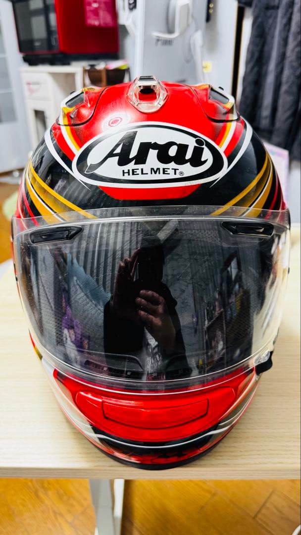 Arai フルフェイスヘルメット 赤・黒・金