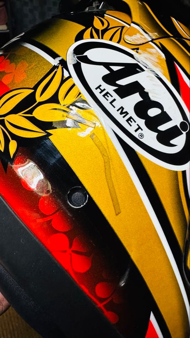 Arai フルフェイスヘルメット 赤・黒・金