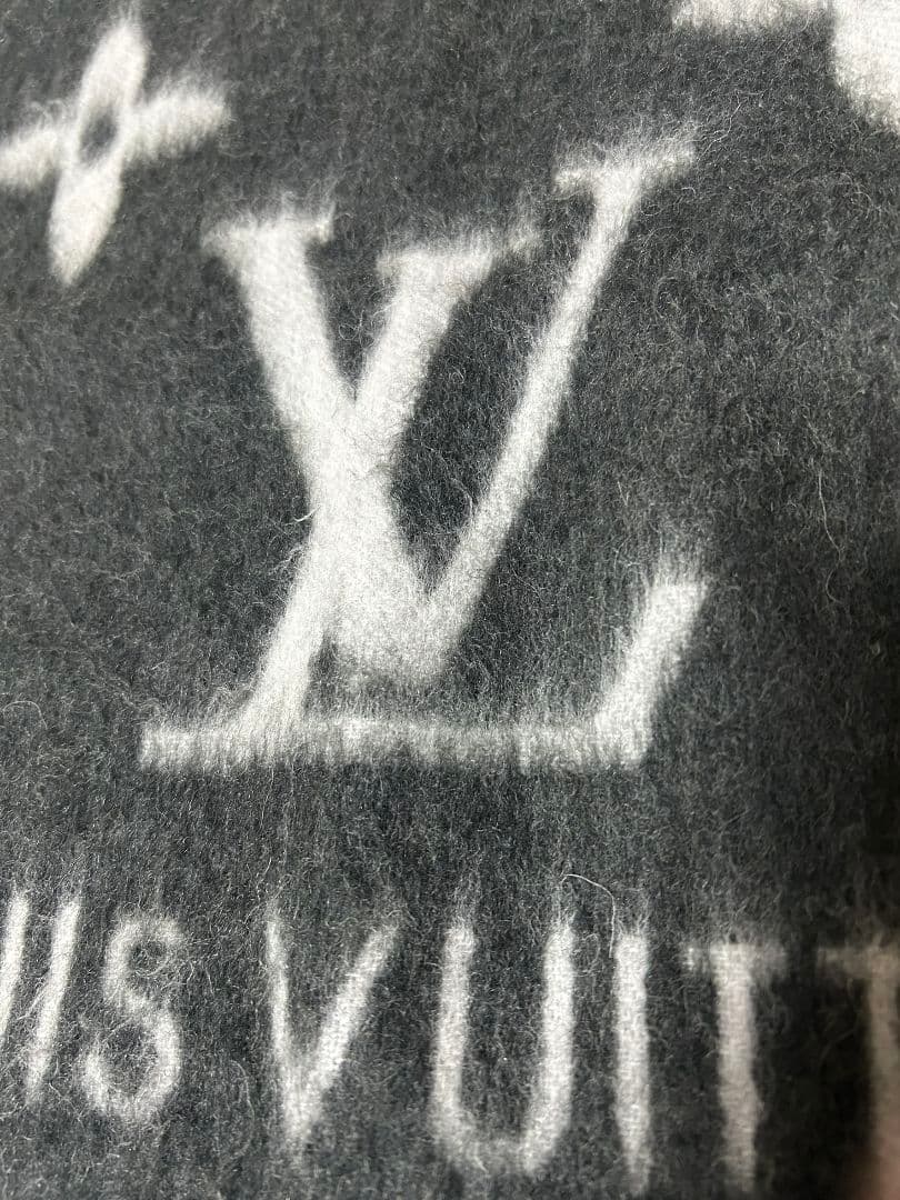 y*o様 ルイ・ヴィトン ストールマフラー 中古品