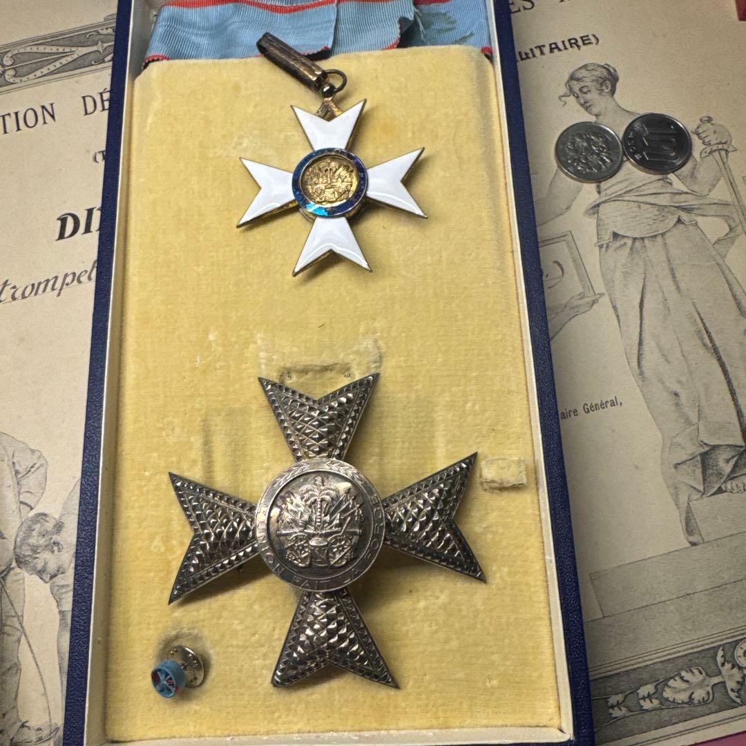 ハイチ共和国 国家栄誉功労勲章 大将校級 ケース付 / 銀製刻印 勲章 徽章