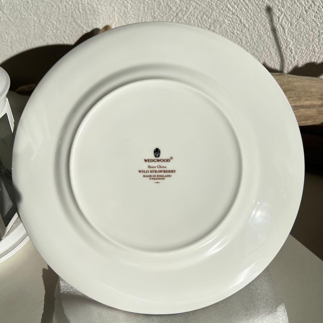 新品未使用ウェッジウッド廃盤ワイルドストロベリーフリルム