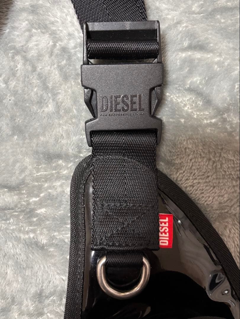 【定価2.8万】DIESEL ディーゼル 1DR-POD ボディバッグ