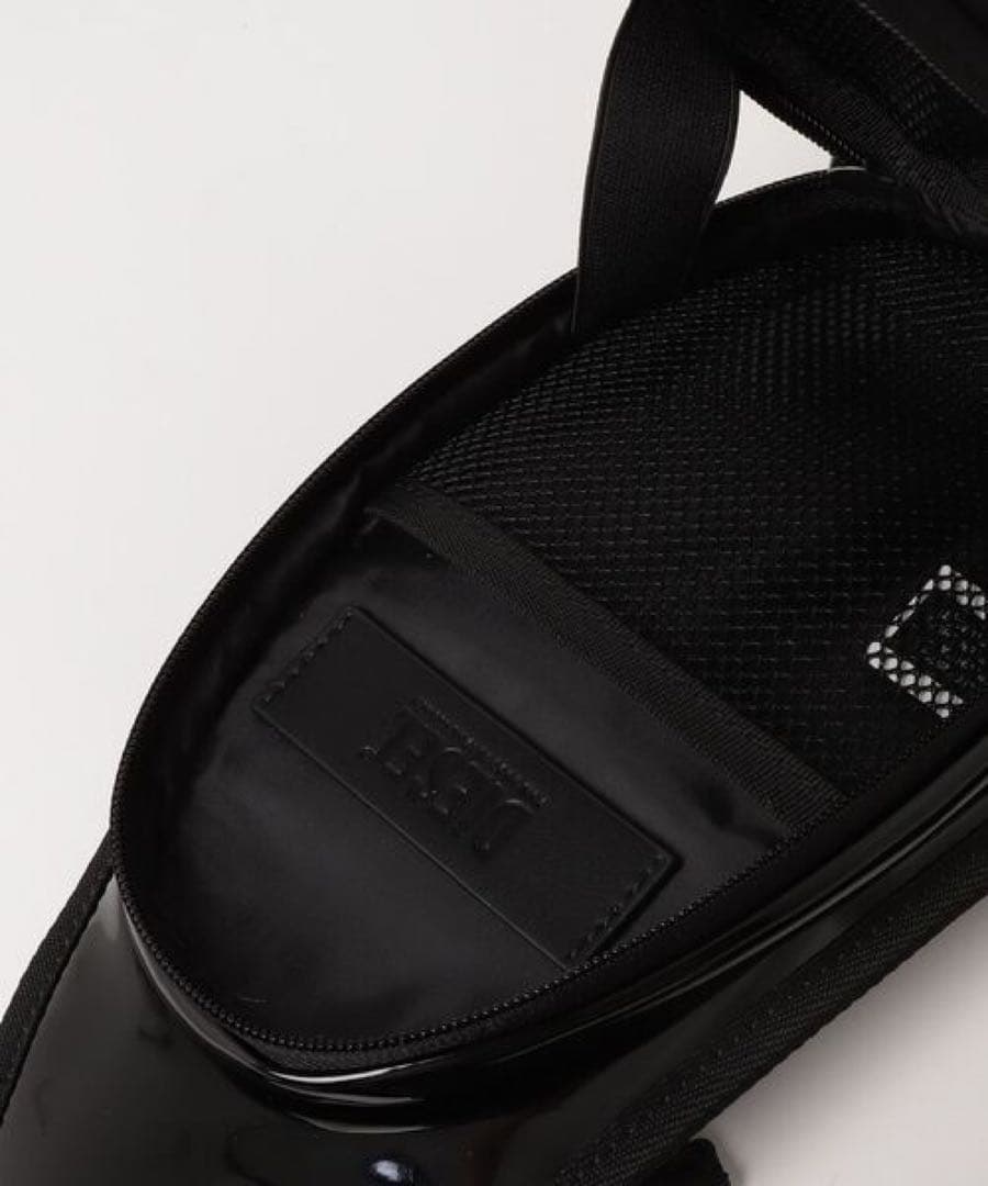 【定価2.8万】DIESEL ディーゼル 1DR-POD ボディバッグ