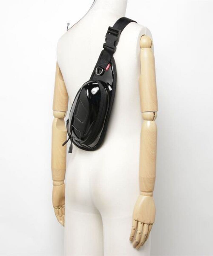 【定価2.8万】DIESEL ディーゼル 1DR-POD ボディバッグ