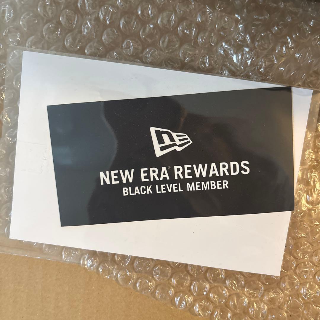 新品　ニューエラ非売品　折りたたみコンテナボックスと ノベルティーステッカー1枚