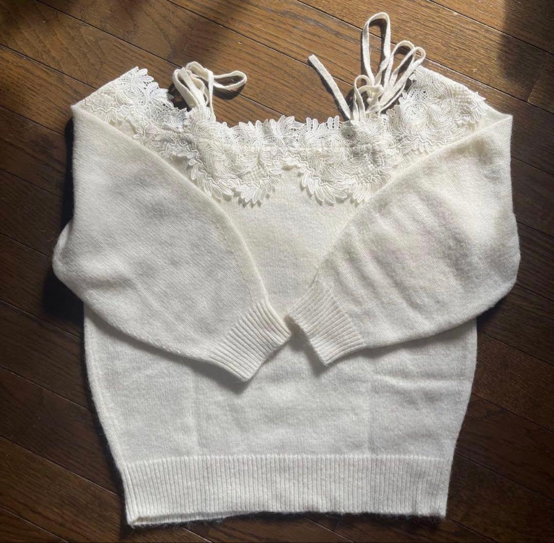 SNIDEL レーストリミングオフショルプルオーバー　アイボリー